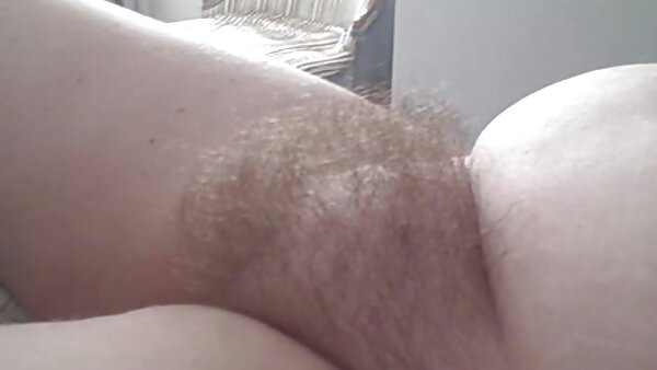 تعلق حلمات امرأة سكس الام والابن محارم سمراء على الطاولة مع بعض مواد BDSM