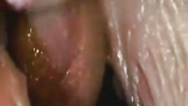 عاهرة Cherry Kiss العاطفية المجعد تحصل على المعجبين على افلام سكس عائلي محارم مائدة العشاء